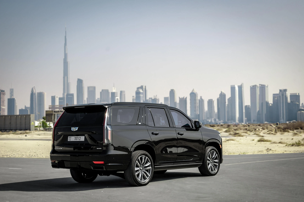 7 Seater and Family Car Rental in Dubai